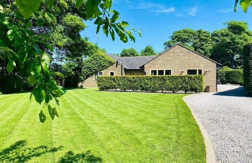 Blackburn Cottage | Calder Cottage in The Ribble Valley, Whalley, Lancashire - Sleeps 4