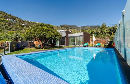 Arco da Calheta Villa | Calheta Tangerine House
