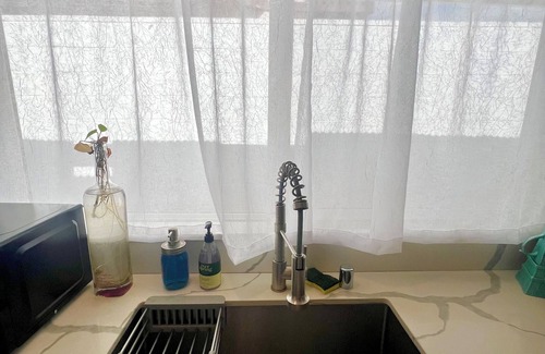 Waialua Cottage | CALL TO BOOK. AVAILABLE Beachy Hawaiian Cottage on the North Shore. 2 bed-1 bath