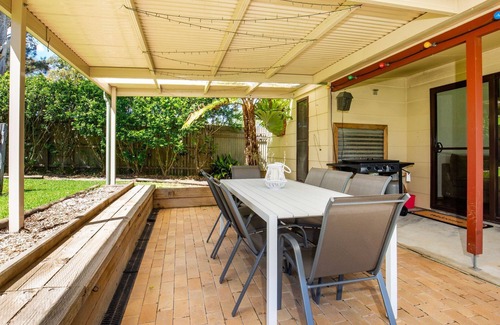 Callala Bay House | Callala Calm - Pet Friendly - 5 Mins Walk to Beach