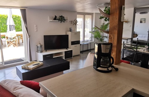LʼAiguillon-sur-Mer House | Calm house with AC, WIFI, garden and view of the Lay