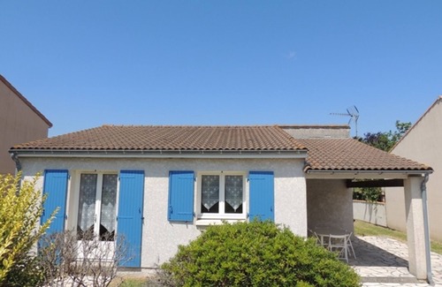 Royan House | Calm Neighborhood, Near Pontaillac: 3-Bedroom Home with Large Garden, Parking & Amenities