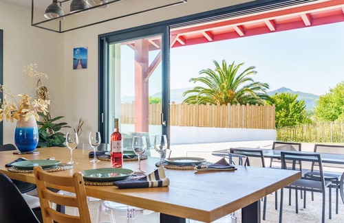 Cambo-les-Bains House | Cambo-les-Bains: 3-Room House, Private Pool, Internet, Parking
