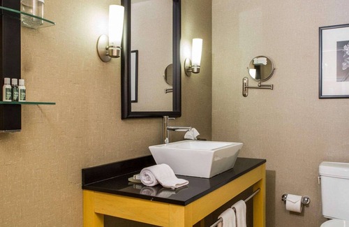 Traverse City Hotel | Cambria Hotel Traverse City