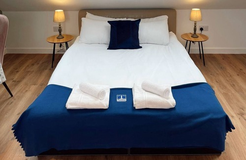 Cambridge House | Cambridge Studios & Suites by Tas Accomm