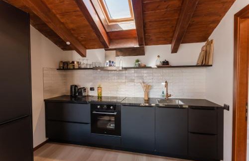 Acquaseria House | Camelia at the Lake - Acquaseria, San Siro by LoveComo