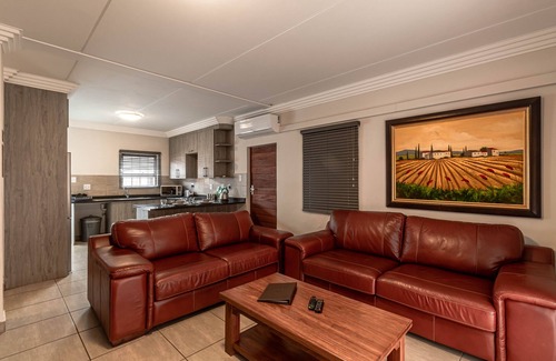 Potchefstroom Apartment | Camelot Guest House & Apartments