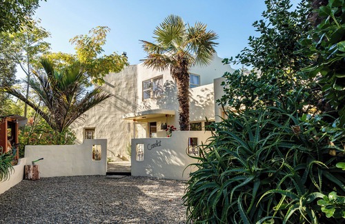 Richmond House | Camelot Island Retreat/4-bedroom house at peaceful Best Island waterfront.