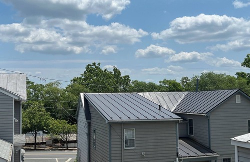 Winchester Apartment | Cameron Grace Charming loft 1-bedroom apt in downtown Winchester