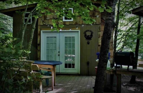 Todd RV Rental | Camp Bigfun: Hidden Gem Glamping Cabin Solar Power Off Grid
