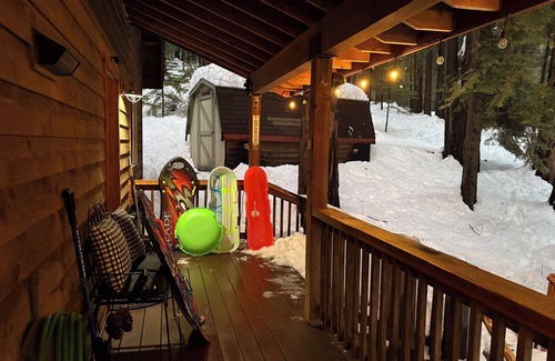 Dorrington Cabin | Camp Coffey - Perfect for Families & Dog-friendly!