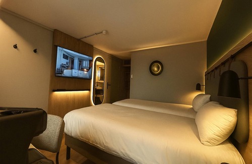 Riom Hotel | Campanile NATURE - Clermont Ferrand Nord Riom