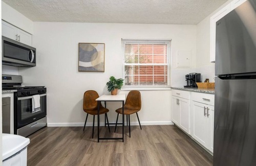 University District Apartment | Campbell at the Quad- 2BR 1BA Apt| North Campus