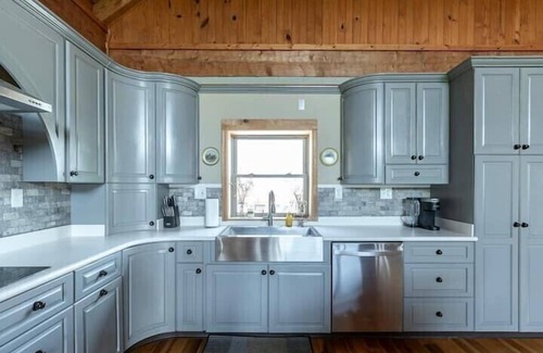 Lancaster House | Campbell Cabin: A Perfect Retreat