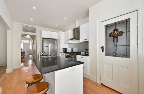 Launceston CBD House | Campbell Cottage: Renovated Victorian cottage with parking near Launceston's CBD