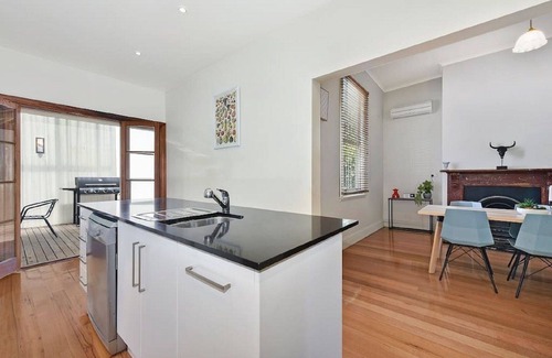 Launceston CBD House | Campbell Cottage: Renovated Victorian cottage with parking near Launceston's CBD