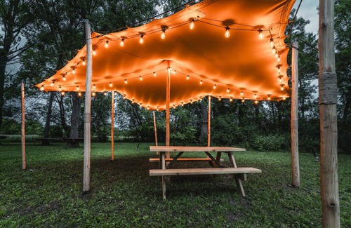 Genouilleux Apartment | Campement aux rêves - Tente Stella