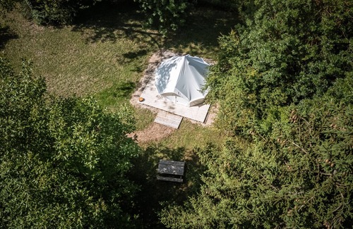 Genouilleux Apartment | Campement aux rêves - Tente Luna
