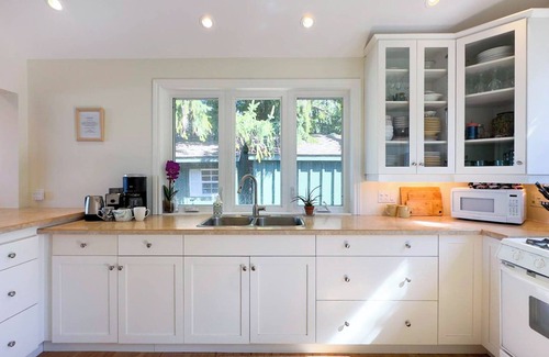 Central Huron Cottage | Campfires & Crisp Air: Sunny Pines