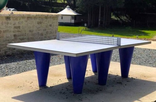 Saint-Mande-sur-Bredoire House | Camping 3 étoiles - Parc aquatique - efcafh