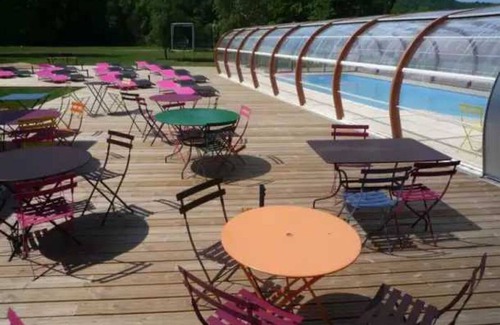 Bar-sur-Aube House | Camping 2 étoiles - Piscine - eececa