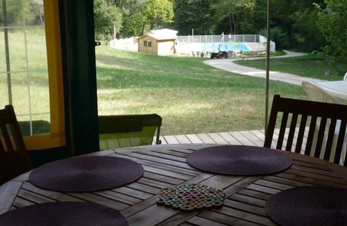 St-Sulpice-de-Mareuil House | Camping 3 étoiles - Parc aquatique - ccbbai0
