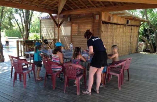 Vic-la-Gardiole House | Camping 3 étoiles - Piscine - eehfi0