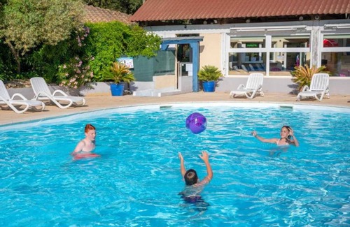 Castries House | Camping 3 étoiles - Piscine - ccbbgii
