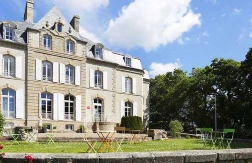 Saint-Mathieu House | Camping 3 étoiles - Piscine - ccaiibd