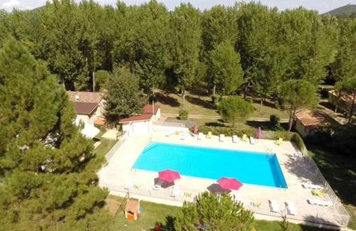Monoblet House | Camping 3 étoiles - Piscine - cca0ge0