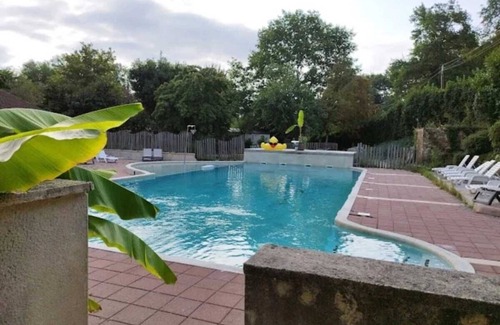 Carennac House | Camping 4 étoiles - Piscine - eebigg