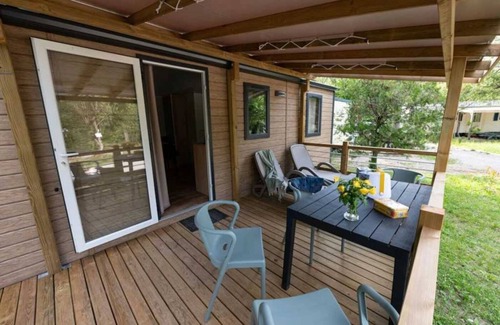 Die House | Camping 4 étoiles - Piscine - ccaifig