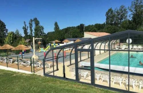 Aubigny-les-Clouzeaux House | Camping 4 étoiles - Piscine - eehhie