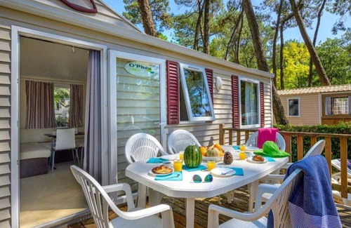 Saint-Hilaire-de-Riez House | Camping 4 étoiles - Piscine - eecceg