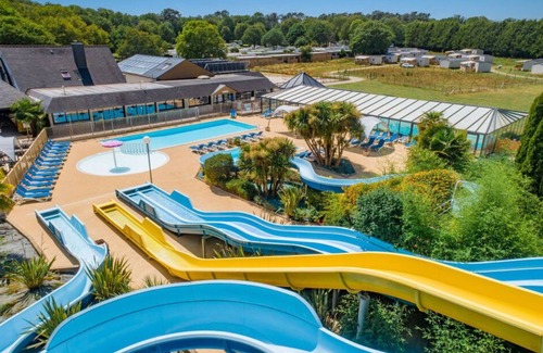 Monterblanc House | Camping 4* | Mobil-home 6p | Piscine intérieure