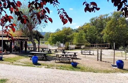 Beynes House | Camping La Célestine* - Mobile home California 3 Rooms 4 People