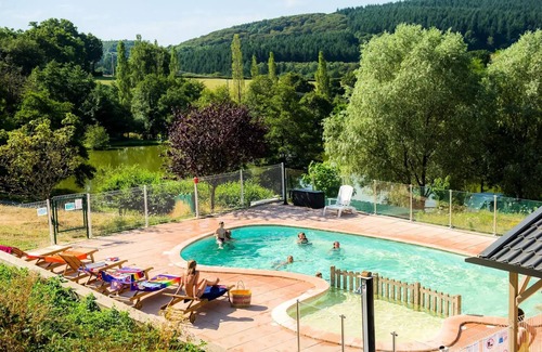Saint-Leger-de-Fougeret Ski Chalet | Camping LA FOUGERAIE * - Panoramic Chalet Pilotis - 2 bedrooms 5 people