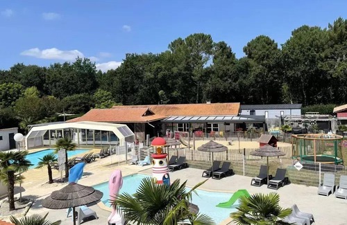 Saint-Laurent-de-Medoc House | Camping Le Paradis * - Mobile Home Anémone 4 Rooms 6 People + TV