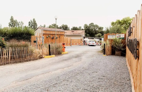 Saint-Laurent-de-Medoc House | Camping Le Paradis * - Mobile Home Camélia 3 Rooms 4 People + TV