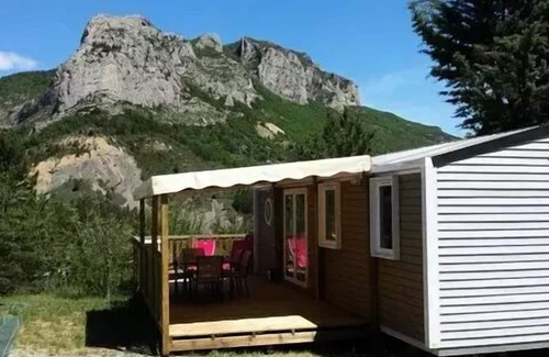 Orpierre House | Camping les Princes d'Orange* - Espace Premium 4 rooms for 6 people Air-conditioned with mountain view