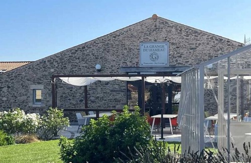 Vouvant House | Camping - Piscine - ccbbbie