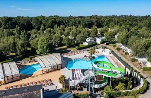 La Trinite-sur-Mer House | Camping Romanée Le Kervilor* - EXCLUSIVE mobile home - 3 bedrooms - 2 bathrooms for 6 people