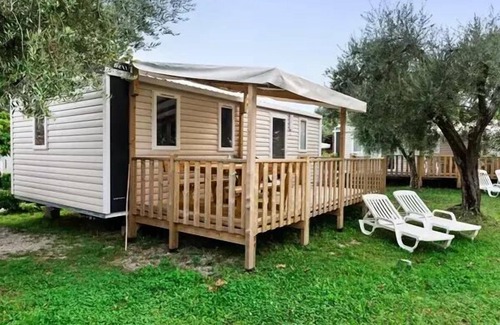Houlgate House | Campsite La Vallée* - Mobile home Comfort XL 3 rooms 4 people - TV