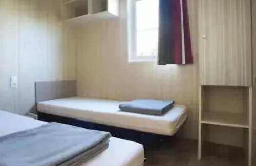 La Faute-sur-Mer Ski Chalet | Campsite LES VIOLETTES * - Chalet Mésange (2 bedrooms) 4 persons
