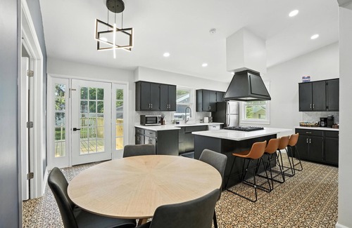 Valparaiso House | Campus To Dunes Escape | 2 King Beds | Game Area + Fire Pit + Deck Lounge