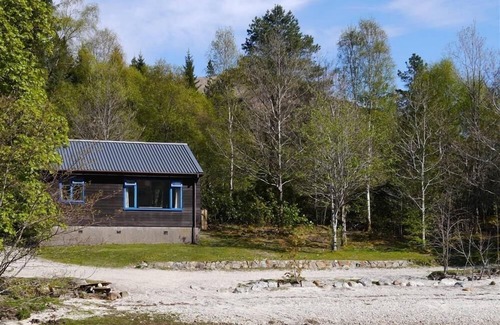 Glenfinnan Cottage | Camus Slatach - sleeps 4 guests in 2 bedrooms