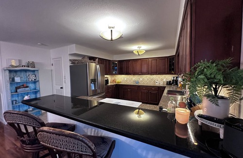 Galveston House | Canal-Front Fishing & Beach Home -Large Kitchen and Outdoor Spaces - Sleeps 10+