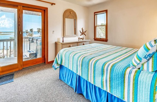 Brigands' Bay House | Canalfront, Hot Tub, Private Boat Dock, + Windsports Access - L’Escape to Frisco