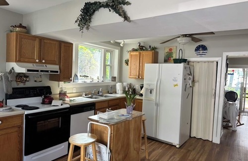 Canandaigua House | CANANDAIGUA LAKE WATERFRONT VACATION RENTAL COTTAGE.