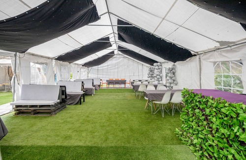 Canary Wharf House | Canary Wharf Spacious and Large Apartment with Parking